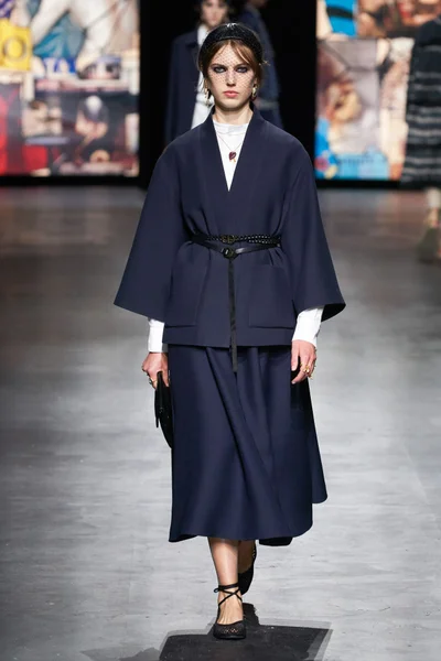 Look 48